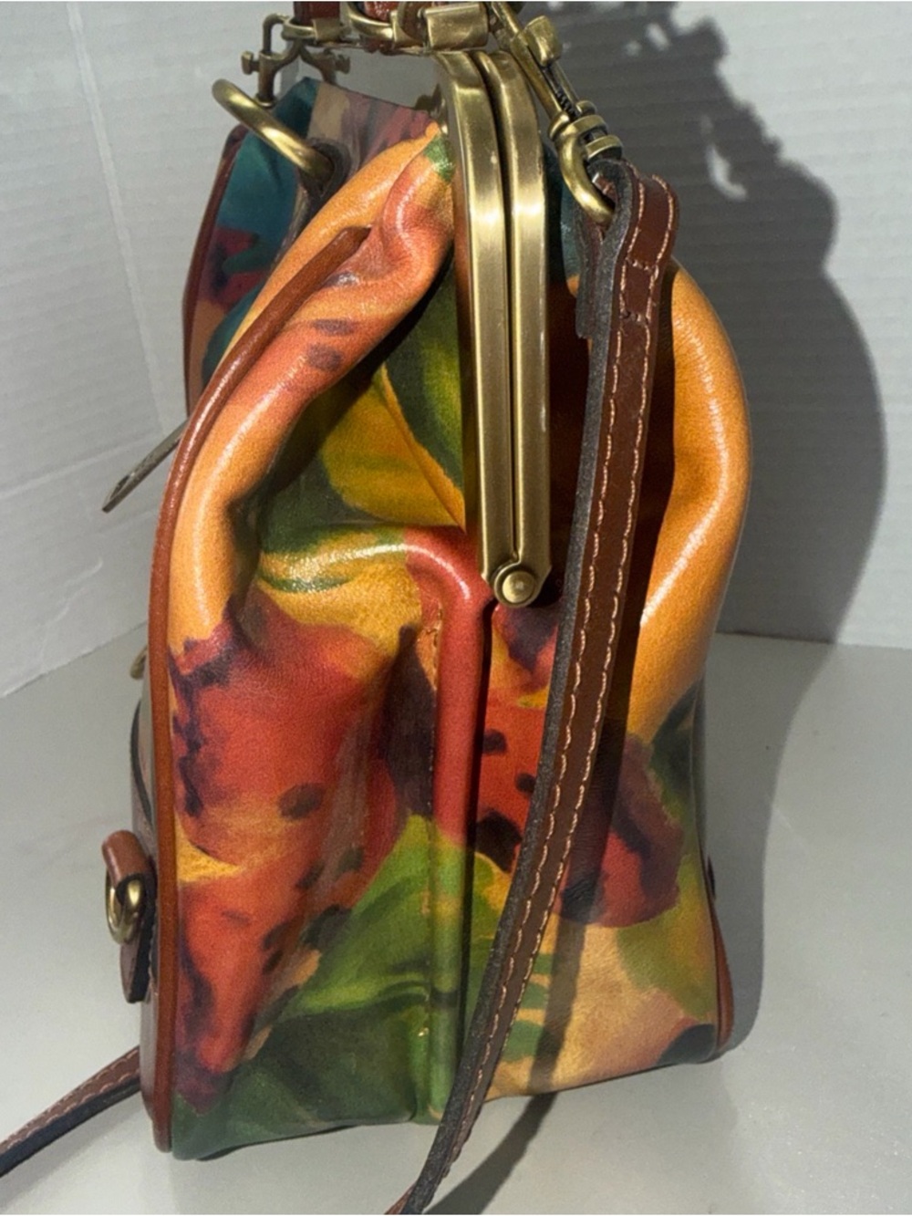 RARE Patricia Nash Eloise Convertible Frame Bag Watercolor Floral & butterflies - Picture 8 of 12